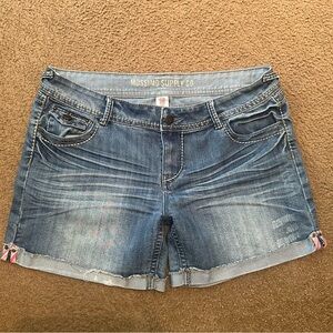 Women’s mossimo supply co denim shorts size 17